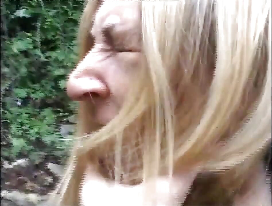 Amcık sikişi yarak emiyor ve git