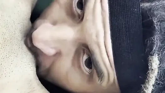 Pov: cewek hot rasta lagi asik nyepong kontol