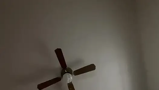 Mengerang di malam hari