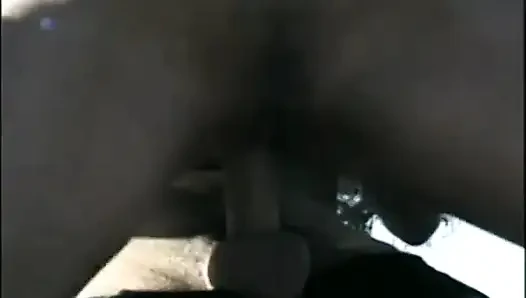 Sarışın Jeany Bee Akdeniz yolculuğu sırasında manzaraları görmeye ve utangaç teneffüsleri ziyarete bayılıyor