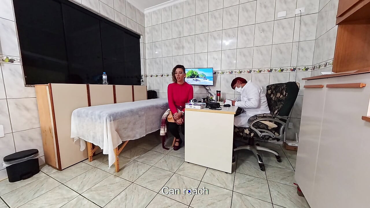Anal Examen care implică introducerea unui dop și sex anal pentru a reține sperma în interior.