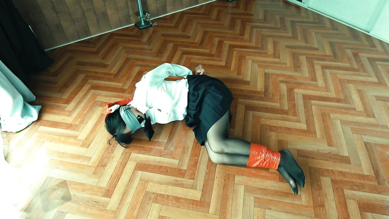 テープ拘束からの脱出