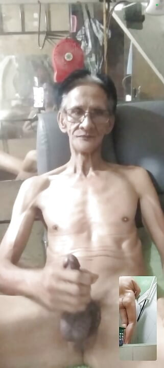 Sexo por videollamada uno tras otro