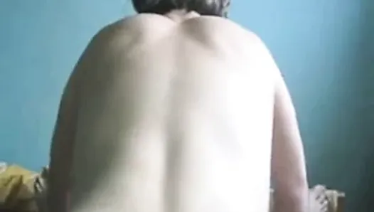Удивительная мохнатая волосатая киска в любительском видео