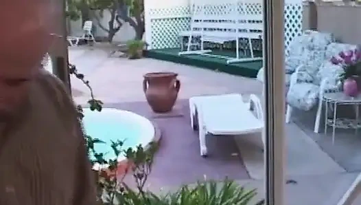 Seks threesome intens bareng dua cowok hot rambut cokelat