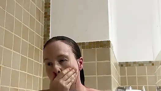 Geiles Teen Eingeschäumt Und Rasiert