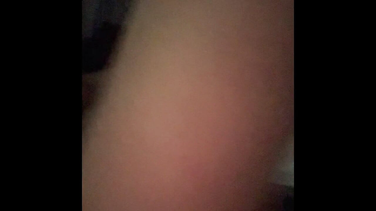 BBW vorgebeugt, mit Öl eingerieben, enge Fotze