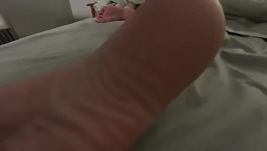 Video rumahan fetish kaki: menyembah beberapa candid kaki yang paling sempurna, lezat, menggelitik di planet ini (ibu mertuaku)