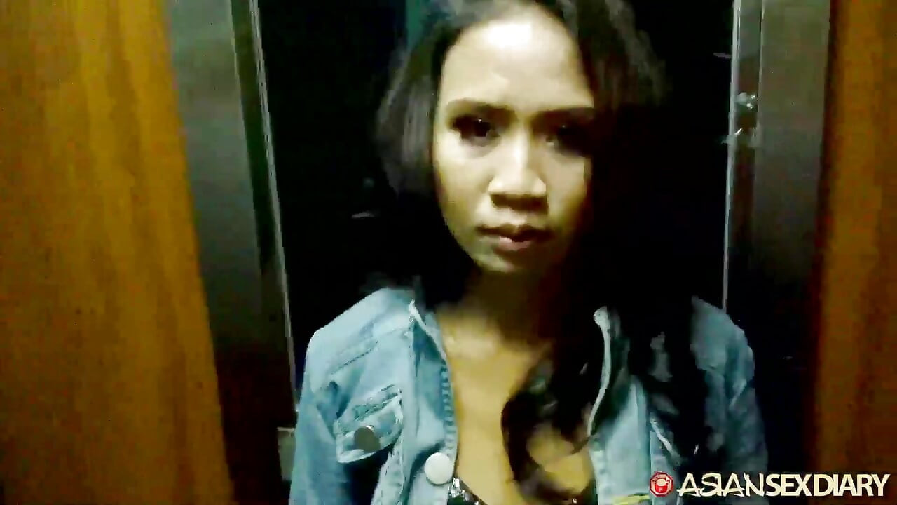 Asiansexdiary hosszú mellbimbós Pinay szereti a durva szexet