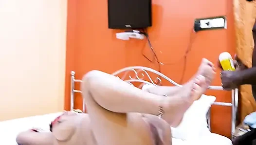 Dever ne bhabhi ko kutta bana kar pel diya