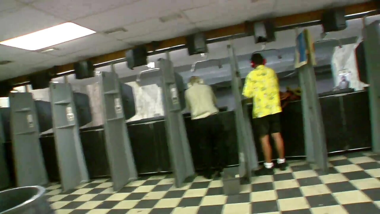 This hot girl knows how to hit the jackpot!