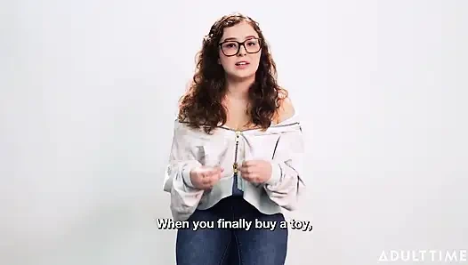 Leana liebt, dachte, jemand beobachtet sie beim masturbieren!