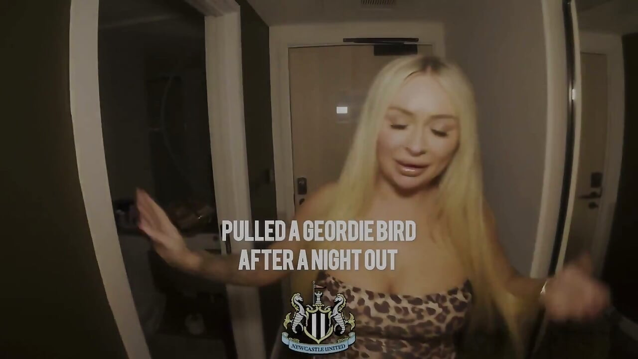 Vagabunda de Newcastle, UK, foi levada depois de uma noite de farra!