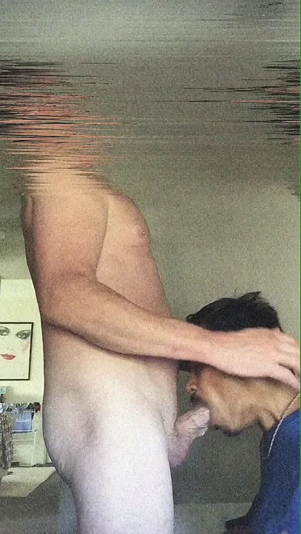 Chupando semen con grueso compañero