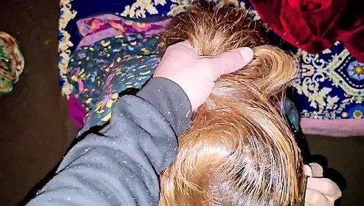 Hintli kadın ıslak sakso çekiyor