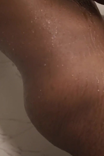 PAWG Vicki Verona jebe BBC Bones Montanu pod tušem