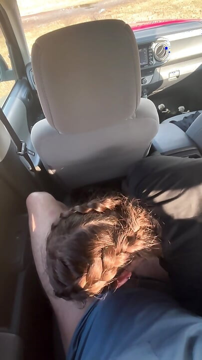 18 Yeard Old Tinder Date Gives Sloppy Throat In Car