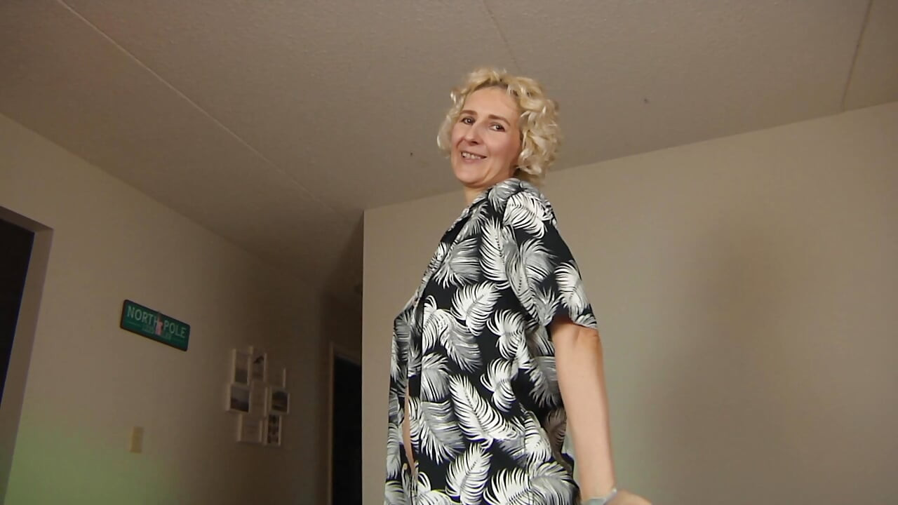 Blonde MILF loves your cock!