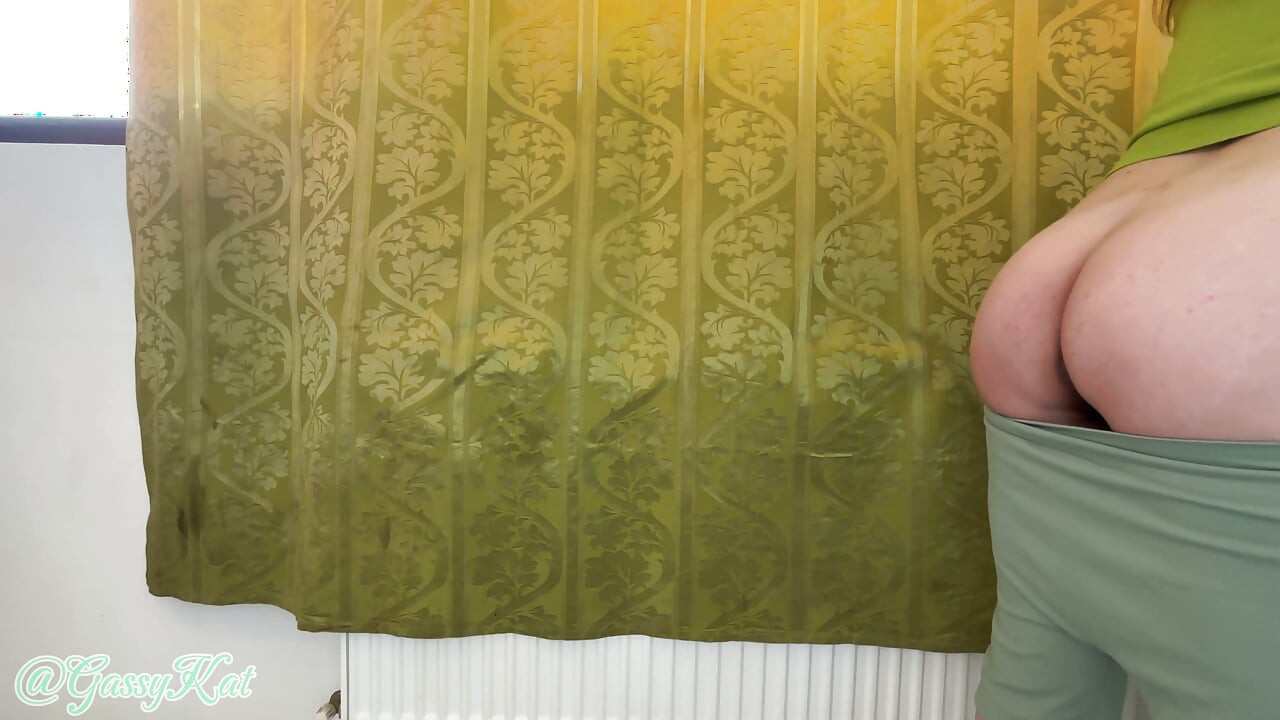 POV Bomba de Peidos de Roupa Verde Bem na Sua Cara