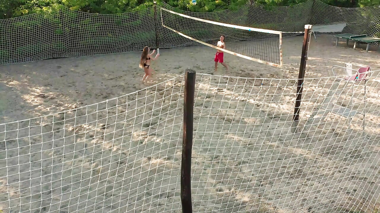 आपके क्रश मैरी रॉक के साथ आउटडोर चुदाई वीर्य की बौछार में समाप्त होती है