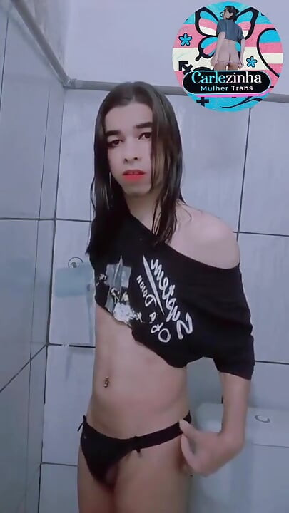 그녀는 카를라지냐 여성 트랜스 여성, 팬티를 입은 카를레스 누드
