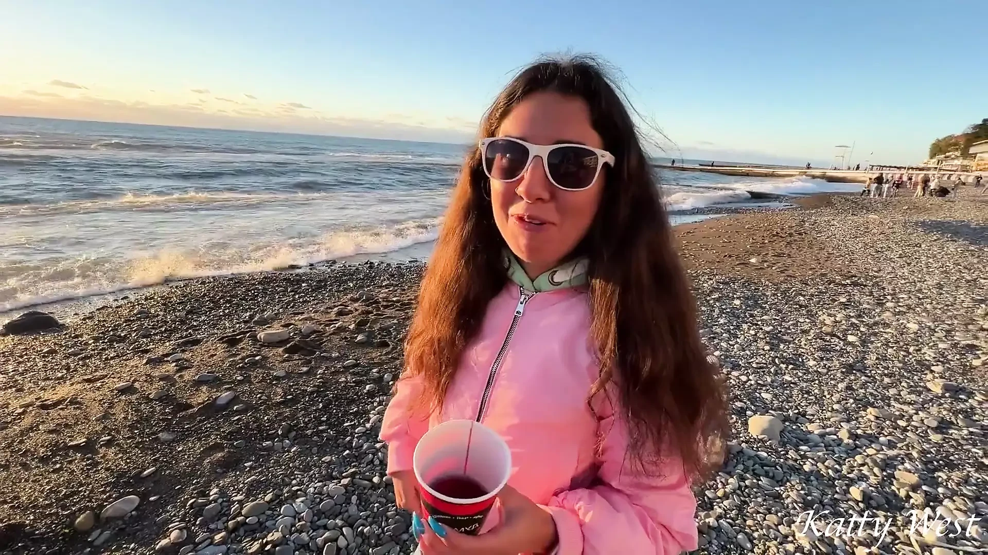 Diambil seorang awek di pantai dan menjemput saya untuk berkongkek di bilik mandi