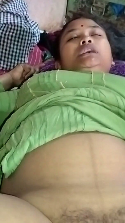 Frist  time hand job with wife omg | Clip 1