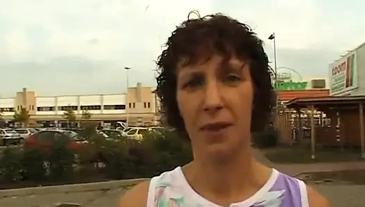 Granny sucks a chunky cock then gets fucked in the bushes