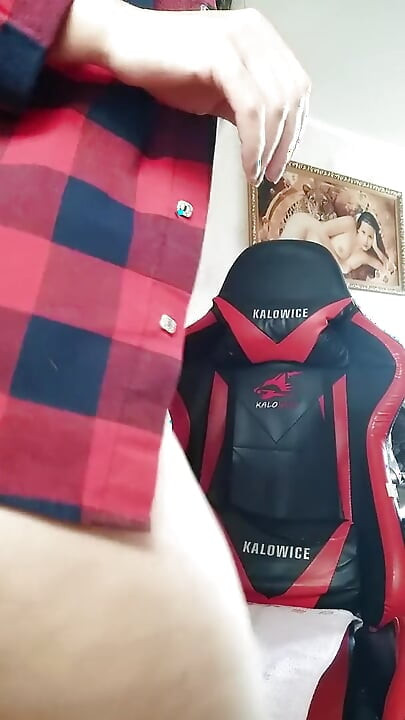 Russian Streamer Put on a Squirt Show for Your Favorite Vanats