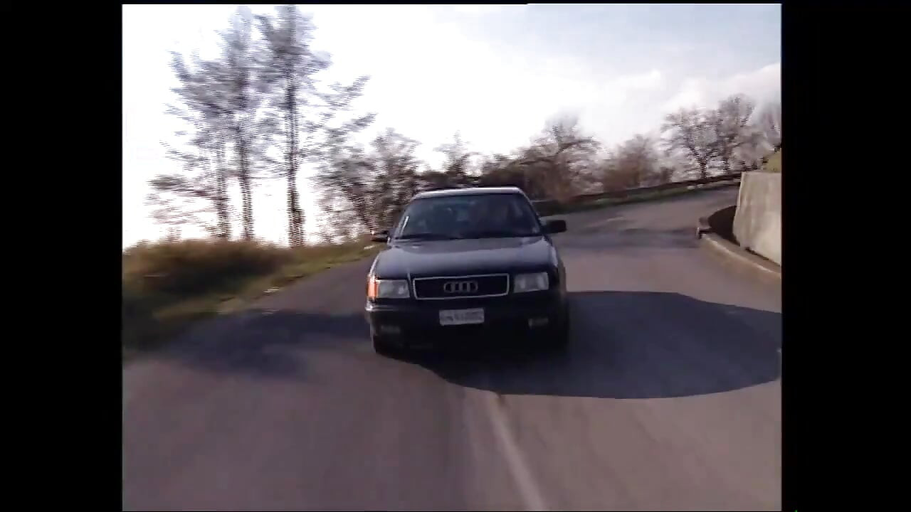 उसे अपने प्रेमी से जोरदार चुदाई मिलती है