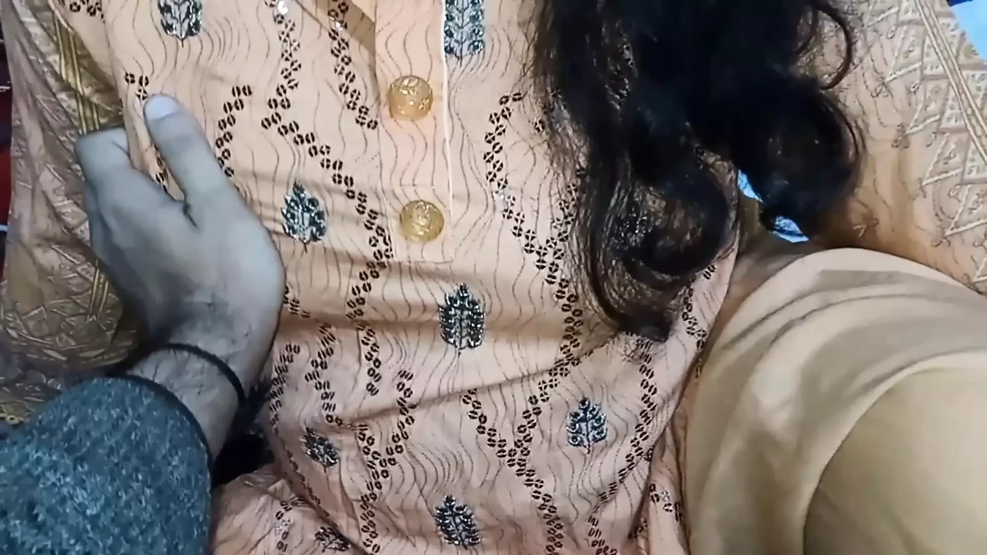 Adik tiri berpecah dengan teman lelakinya - Adik tiri dan abang tiri kisah cinta panjang dalam Audio hindi