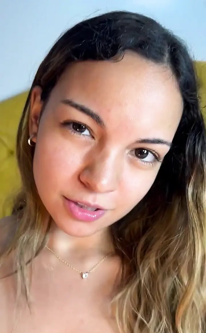 Hãy đến và chiêm ngưỡng cơ thể của tôi và chia sẻ một khoảnh khắc thân mật với tôi