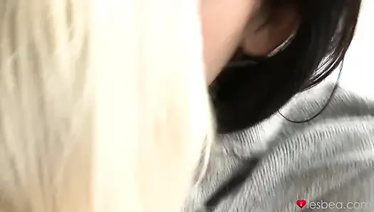 Lesbea - cewek-cewek imut lagi ngidam seks lesbian