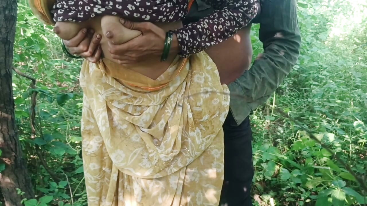 Oh sit Bhabhi ka boobs press