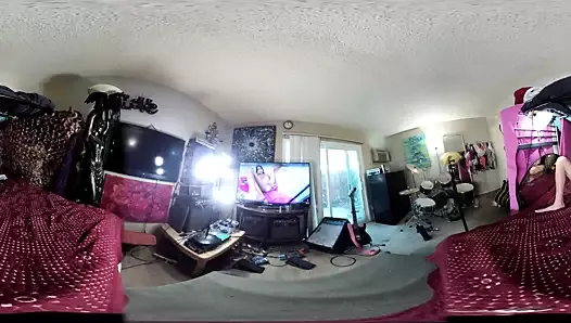 Lizzy Yum VR - Ma nouvelle méga vidéo de chatte