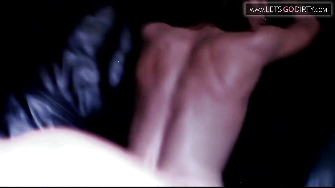 Slut gets fucked in the disco to a massive cumshot