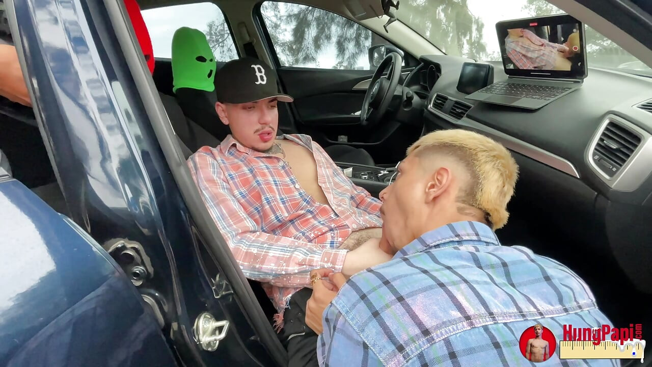 Pušačica Velikog Kurca Guta Teret Sperme Obješeni Papi Gay Krstarenje