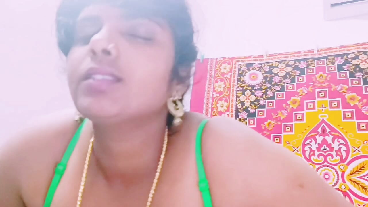 Desi village aunty fucking unnatural dick.