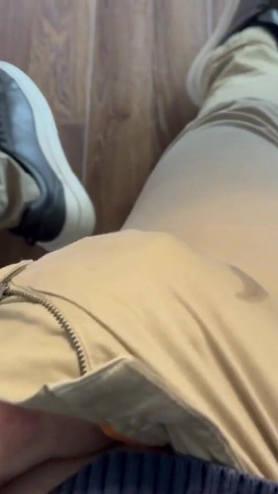 Musculoso papai alemão em terno depois do trabalho - tesão masturbando com dirtytalk - GhostGentX | Clipe 1