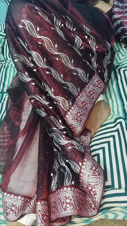 Bhabhi ki hard chudai kardi reel banane ke bahane me