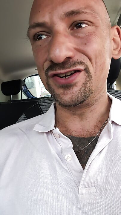 Wank in the car