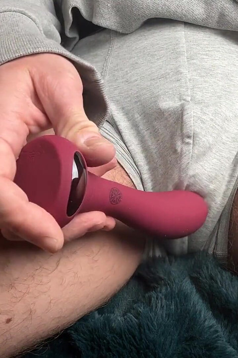Close-up of Hairy Ftm Wanking, Cumming and Squirting