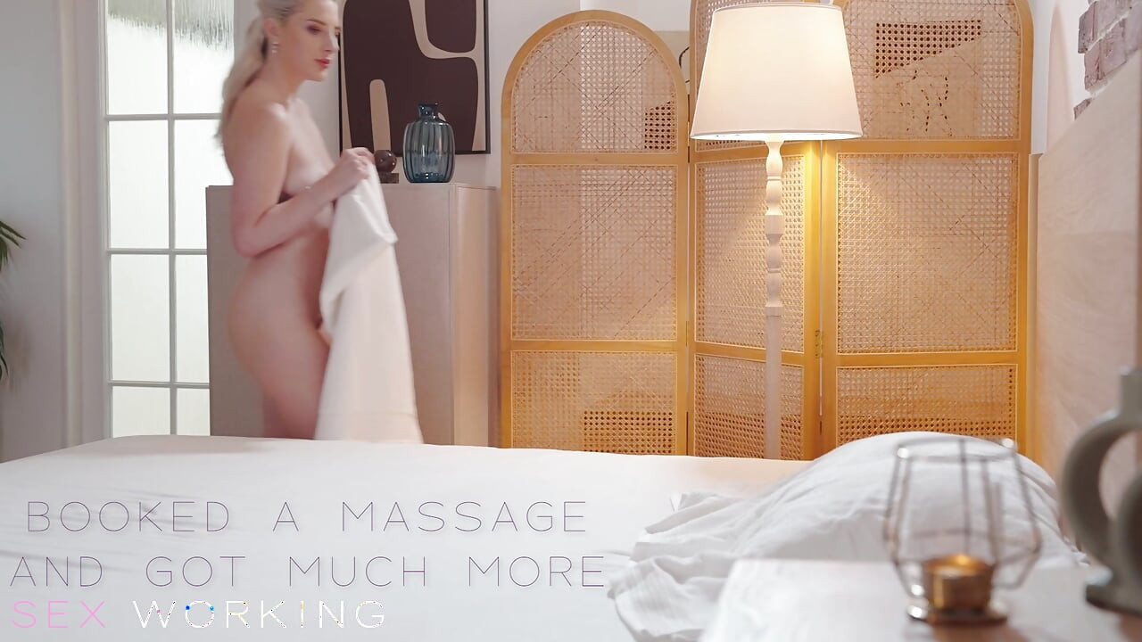 Eerste keer erotische massage Britse blonde Zonnebloempop geniet van dikke pik die haar een orgasme bezorgt