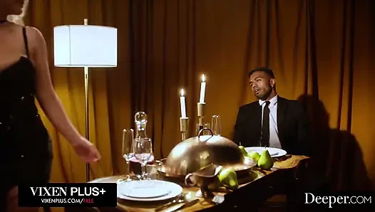Tiefer. Die wunderschöne Vic marie erlebt ihren sengenden fling wieder