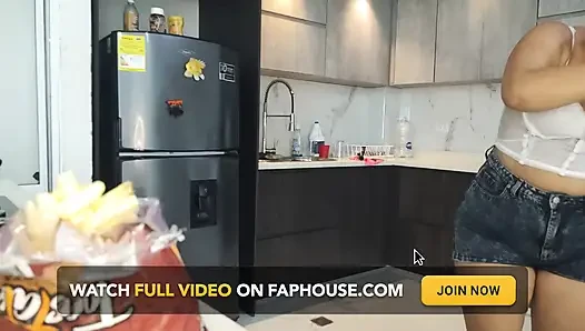 Cummy Bear ile yemek yapıyor