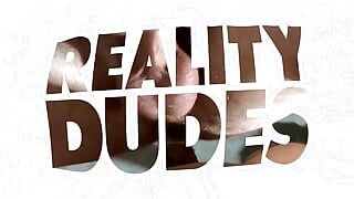Axel Kane โค้งงอบนม้านั่งทํางานและเริ่มขย่มตูดสุดฮอตของเขา - Reality Dudes
