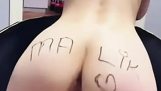 Dilenci Türk kızı