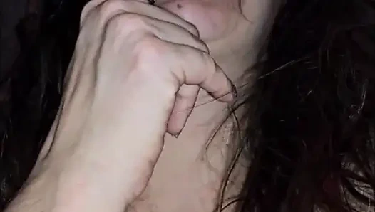 Шлюха лижет ее анус