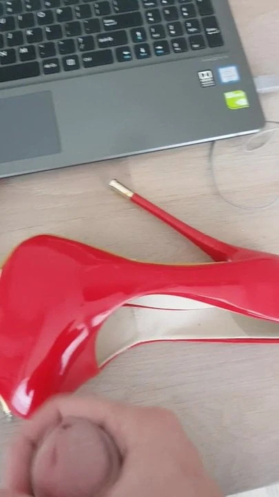 Play and cum on new high heels for 99-JJ