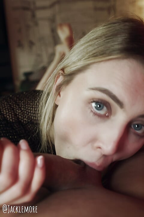 Schattige Britse blonde Lottie Lou pov pijpbeurt